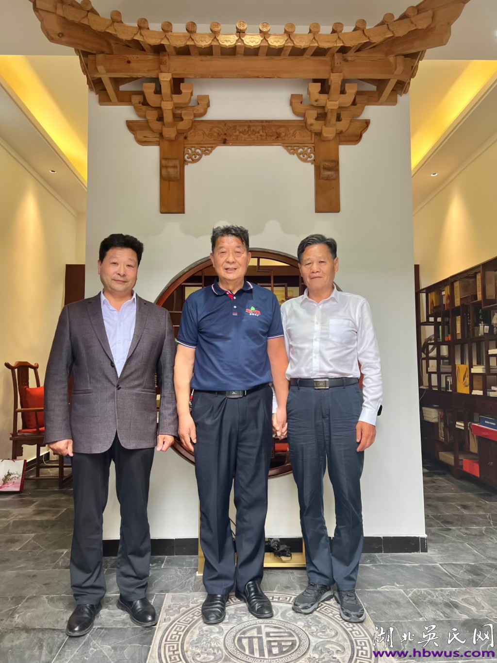 湖北吳氏熱烈歡迎世吳主席吳國榮、祖地吳氏會長吳衛(wèi)國蒞臨指導(dǎo)工作