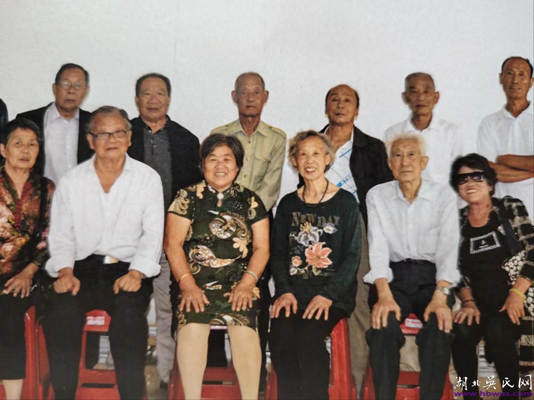 吳大升:我們這一屆——為黃潭中學(xué)61級(jí)同學(xué)畢業(yè)60周年而作 吳大升:我們這一屆——為黃潭中學(xué)61級(jí)同學(xué)畢業(yè)60周年而作