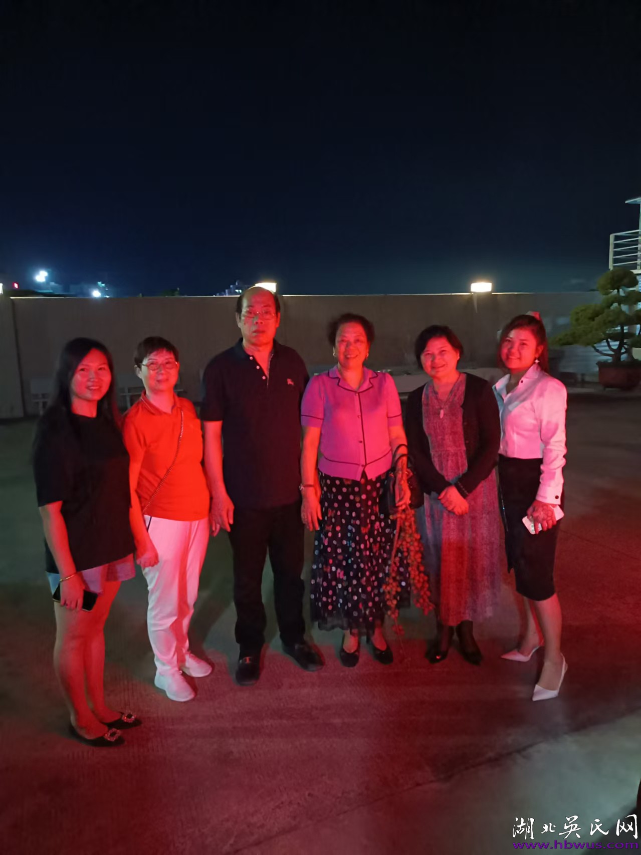  湖北吳氏吳翠英一行到訪大潮汕