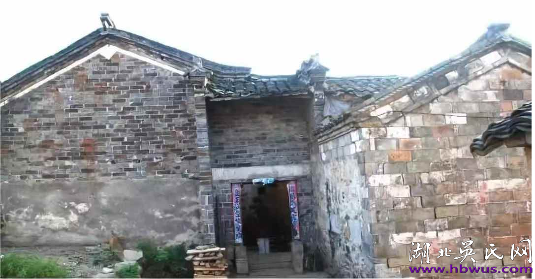 A:紅色的土地  英雄的人民  紅色記憶之二---大別山新縣紅色歷史之最：紅色首府，將軍故里