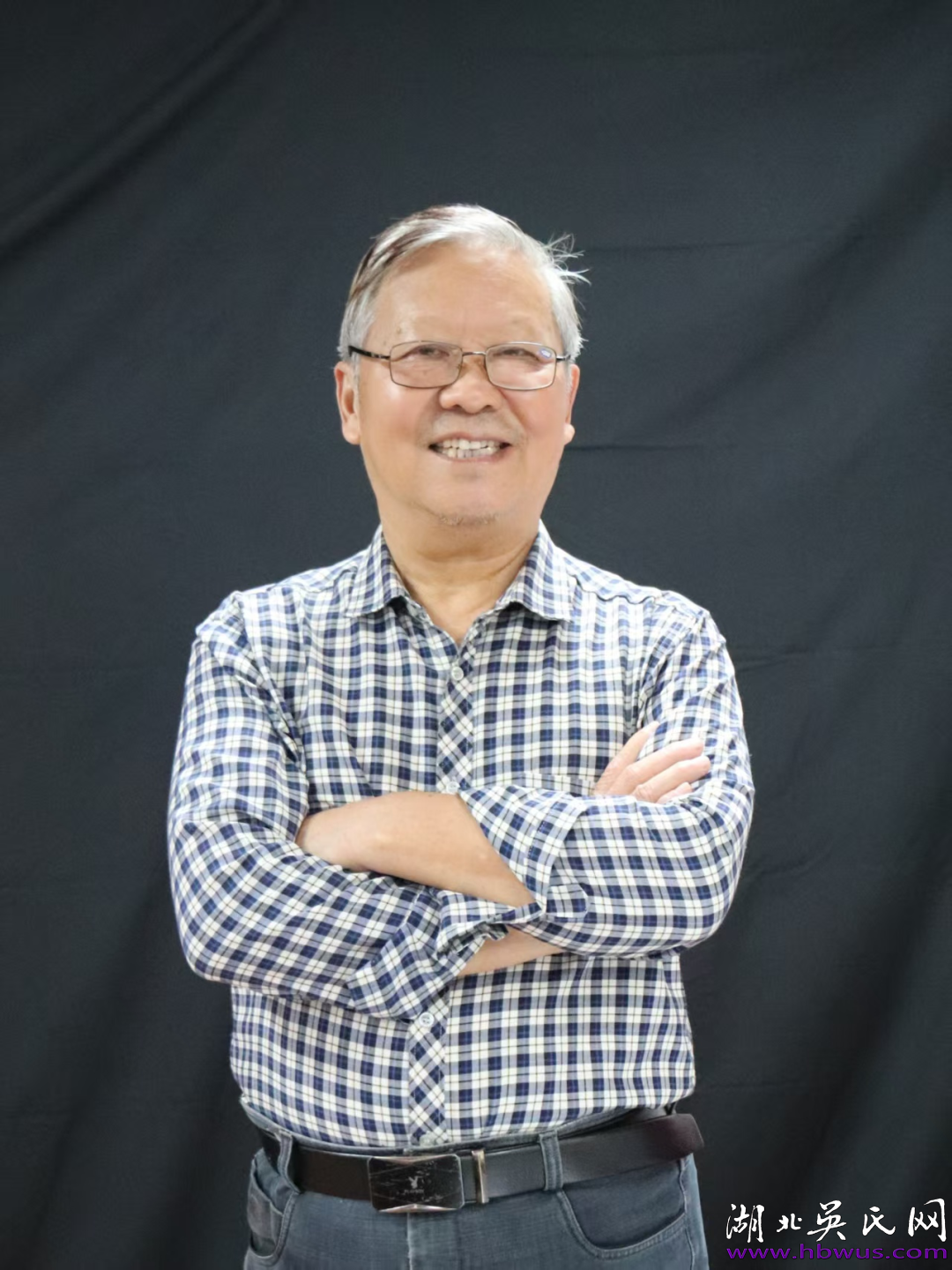 吳大升：乙巳首日，我們爺仨登上了磨基山頂