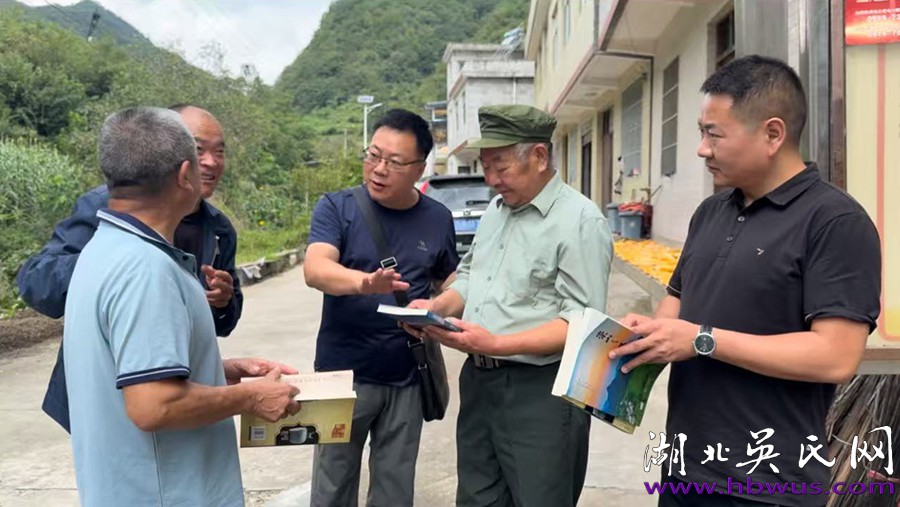 探尋鄂陜情緣 傳承文化根脈——崇陽縣政協(xié)赴陜南開展“尋覓鄉(xiāng)音探訪同源”大型文史調(diào)研